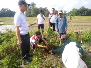 Peduli Terhadap Lingkungan, Polres Pringsewu Tanam Ratusan Pohon