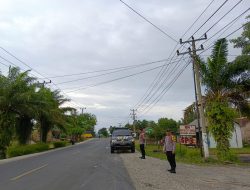 Polsek Blambangan Umpu Patroli KRYD di Jalinsum Kampung Gunung Sangkaran