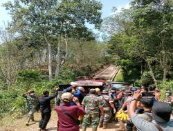 Ibu dan anak Korban longsor Kampung Juku Batu Banjit, Berhasil ditemukan Tim Pencari