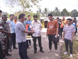 Bupati Way Kanan  Berikan Bantuan Kepada Korban  Bencana Banjir Di Negeri Agung