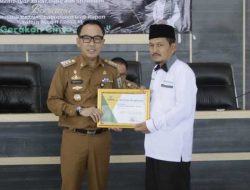 Bupati Adipati Tegaskan Jajaran Untuk Tunaikan Rukun Islam Yaitu Membayar Zakat