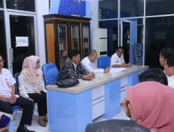 Ahmad Alamsyah Serahkan SPT Staf Pelaksana Diskominfo