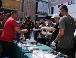 Bupati hadiri pemusnahan barang bukti di halaman kantor Kejaksaan Lampura