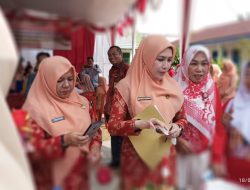 Meriahkan HUT RI ke 78, Darma Wanita Persatuan Lampung Utara adakan lomba nasi tumpeng