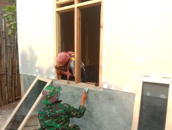 Bedah Rumah Warga Program TMMD, Sudah Masuki Tahap Pemasangan Jendela.
