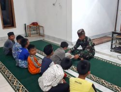 Salut.! Anggota Satgas TMMD Kodim Way Kanan Juga Jadi Guru Ngaji Anak-anak.
