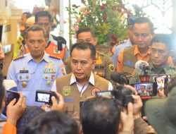 Pj Gubernur Sumatera Selatan Agus Fatoni dan Satgas Karhutla Tinjau Langsung Kebakaran
