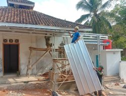Rehab Musholla Nurul Huda Program TMMD Kodim Way Kanan, Tahap Pemasangan Rangka Teras.