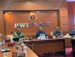Launching HPN 2024, Jalan Santai Tokoh-tokoh Pers Nasional Di Bundaran HI