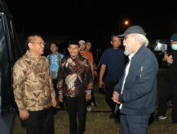 Pj Bupati Lampura sambut kedatangan Artis Legendaris Iwan Fals