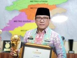 Pemkot Metro Menerima Penghargaan UHC Award 2024 Yang diserahkan Oleh Wakil Presiden RI