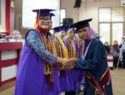 78 Lansia di Lamsel Ikuti Wisuda Sekolah Lansia