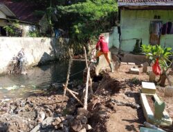 Satgas Pemkot Bandar Lampung Tertibkan Puluhan Bangunan di Atas Saluran Air