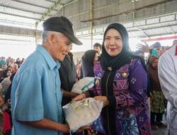 Jelang Idul Fitri, Walikota Eva Salurkan Bantuan Beras daru Baznas