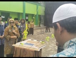 Bupati Lamtim Resmikan Program Poskestren Di PP Riyadhotul Ulum Batanghari