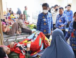 Bupati Lampura lihat Kondisi Siswa yang di duga Keracunan