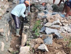 Pembangunan Drainase di Jalan Natuna Hadimulyo Barat Terkesan Asal Jadi
