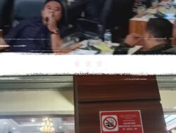 Beberapa Anggota DPRD Lampung Timur, Kedapatan Merokok Saat Sidang Paripurna Sedang Berlangsung