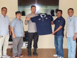 Kapolres Pringsewu Mendapat Penghargaan Dari PWI Pringsewu