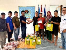 Sambut Lebaran Tahun 2026, PWI Pringsewu Berbagi Daging Untuk Anggota dan Warga Kurang Mampu