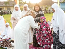 Bupati Ella Pilih Berbagi di Jabung, Utamakan Empati di Tengah Kondisi Sulit