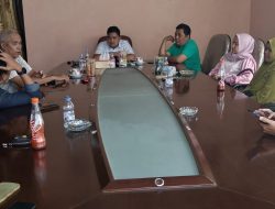 Ketua dan Wakil Ketua DPRD Way Kanan Terima Aspirasi Istri Tersangka Dugaan Penimbunan BBM Subsidi