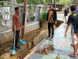 Helau Bergaung Di Setwan DPRD Lamsel! ASN Kompak Bersih-bersih
