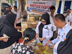 Sembako Murah Hadir di Blambangan Umpu, Bupati Ayu: Daya Beli Masyarakat Harus Dijaga