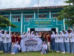 Mahasiswa Universitas Teknokrat Indonesia Kenalkan Financial Control kepada Siswa SMK Amal Bakti
