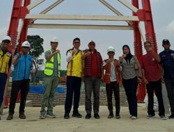 Mukhlis Basri Tinjau Jembatan Gantung Podosari