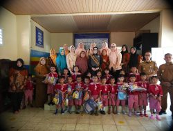 Peringati Hari Anak Nasional, Bunda PAUD Way Kanan Tinjau Sejumlah TK, Perkuat Komitmen Wujudkan PAUD Berkualitas