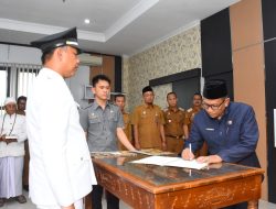 Asisten I Tubaba Lantik Penjabat Kepalo Tiyuh, Tegaskan Pelayanan Publik dan Tata Kelola Pemerintahan yang Solid