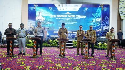 GUBERNUR: PERBAIKI PELAYANAN, TINGKATKAN KEPATUHAN PAJAK