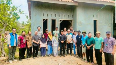 MUKHLIS BASRI KAWAL BEDAH RUMAH, 61 WARGA NATAR TERBANTU