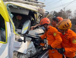 10 KENDARAAN TERLIBAT KECELAKAAN BERUNTUN, 2 TEWAS